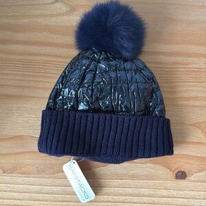 NWT Women’s Winter Ski Bunny Pom Pom Hat. OS. Arctic Blue.